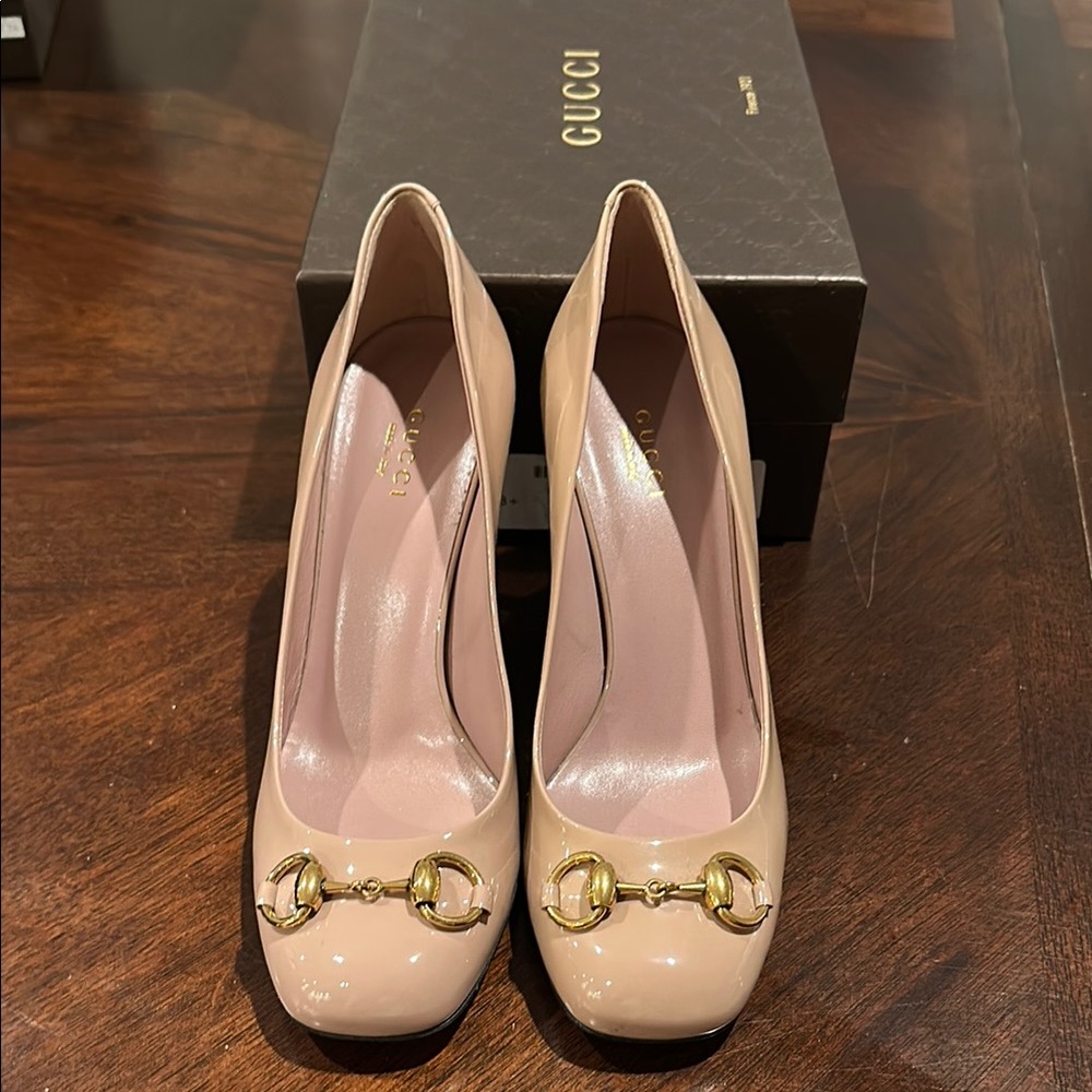 Authentic Gucci Women's Beige Patent Leather Pumps
